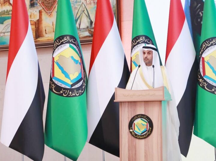 أمين عام الخليجي يرحب بتأدية رئيس وأعضاء مجلس القيادة اليمني اليمين الدستورية