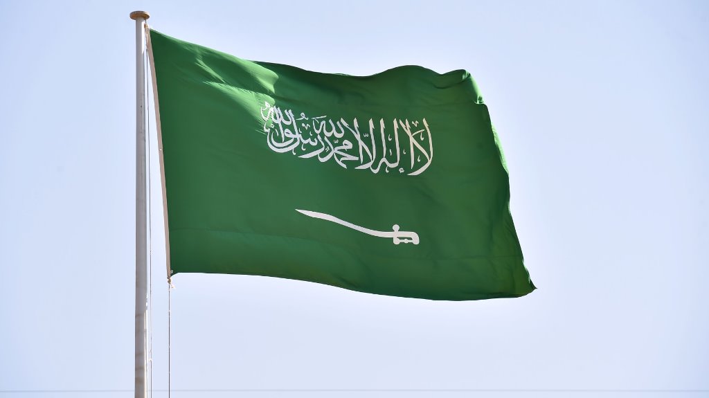 بيان – السعودية ترحب بقرار نقل السلطة في اليمن وتعلن عن دعم اقتصادي